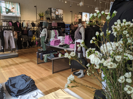 Sportswear Store «lululemon», reviews and photos, 334 N Beverly Dr, Beverly Hills, CA 90210, USA