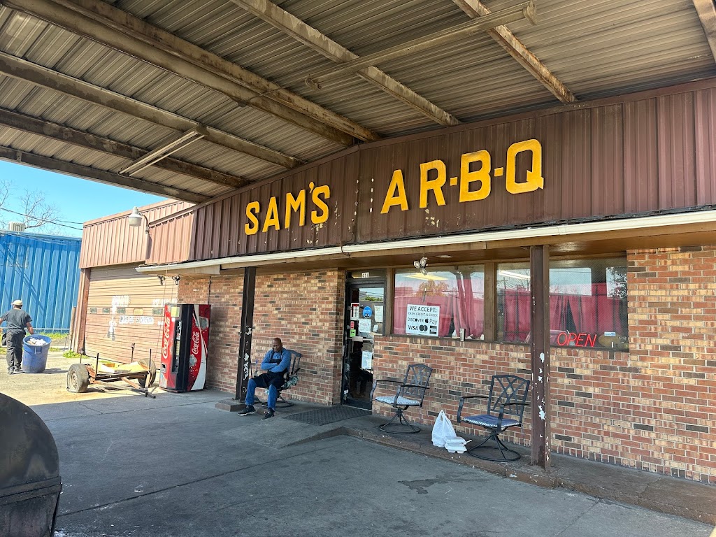 Sam's Carry Out BBQ 31601