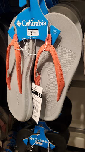 Sportswear Store «Columbia Sportswear Outlet Store at Tanger Outlets», reviews and photos, 4000 Arrowhead Blvd #710, Mebane, NC 27302, USA