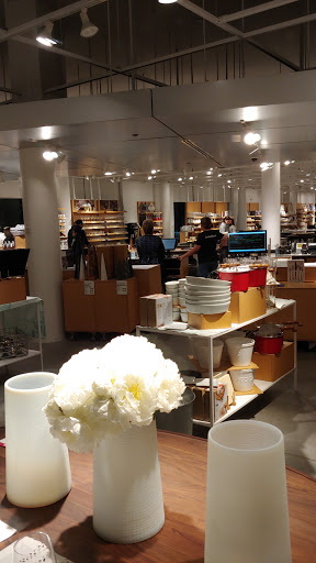 Furniture Store «Crate and Barrel», reviews and photos, 315 Cranbury Half Acre Rd, Cranbury, NJ 08512, USA