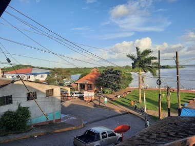 La Esquina Del Lago