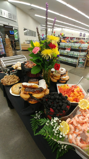 Supermarket «Hy-Vee», reviews and photos, 901 S 4th St, Clinton, IA 52732, USA