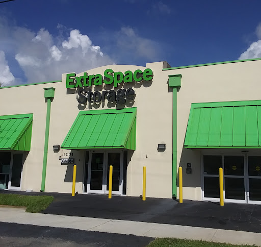 Self-Storage Facility «Storage Post Self Storage Wilton Manors», reviews and photos, 1201 N Flagler Dr, Fort Lauderdale, FL 33304, USA