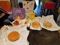 Cheeseburger du Restauration rapide McDonald's à Versailles - n°2