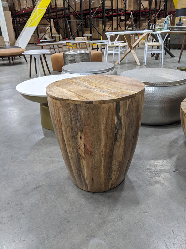 Poly & Bark Outlet Store image