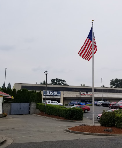 Sporting Goods Store «Big 5 Sporting Goods», reviews and photos, 16074 SE McLoughlin Blvd, Oak Grove, OR 97267, USA