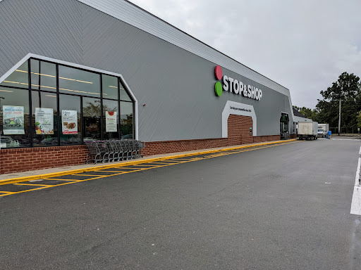 Grocery Store «Stop & Shop», reviews and photos, 333 W River St, Providence, RI 02904, USA