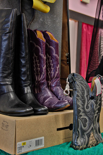 Boutique «What Women Want Resale Boutique», reviews and photos, 9012 Research Blvd Ste C12, Austin, TX 78758, USA