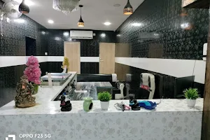 Glow Touch Spa & Saloon (Unisex) image