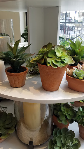 Furniture Store «Pottery Barn», reviews and photos, 2700 Clarendon Blvd r100, Arlington, VA 22201, USA