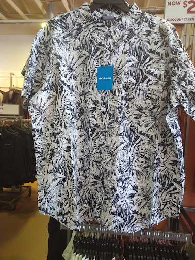 Sportswear Store «Columbia Sportswear Outlet Store at Lighthouse Place Premium Outlets», reviews and photos, 1710 Lighthouse Pl, Michigan City, IN 46360, USA