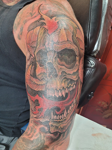 Tattoo Shop «High Spirits Tattoo Co», reviews and photos, 5100 W Commercial Blvd #10, Fort Lauderdale, FL 33319, USA