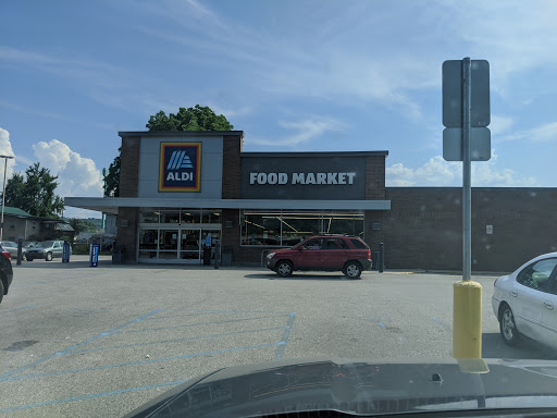 Supermarket «ALDI», reviews and photos, 434 12th St, Dunbar, WV 25064, USA