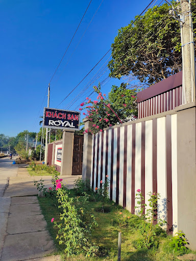 Khách Sạn Royal