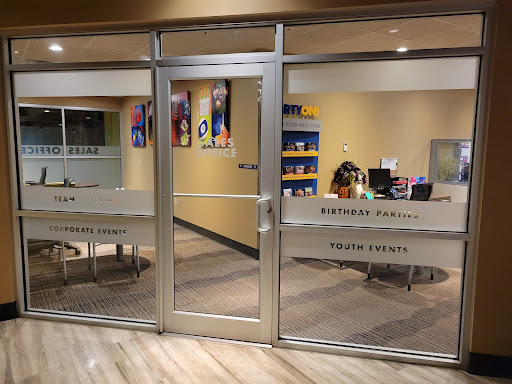 Restaurant «Main Event Entertainment», reviews and photos, 28248 W Diehl Rd, Warrenville, IL 60555, USA