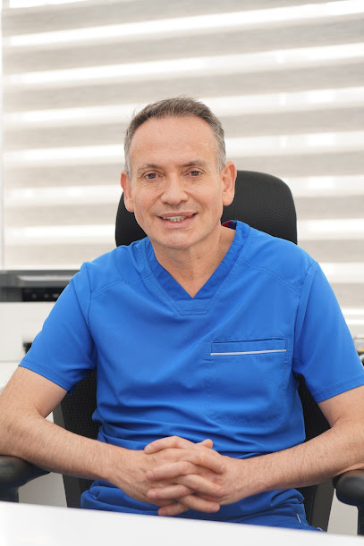 Juan Carlos León - Cirugía Plástica