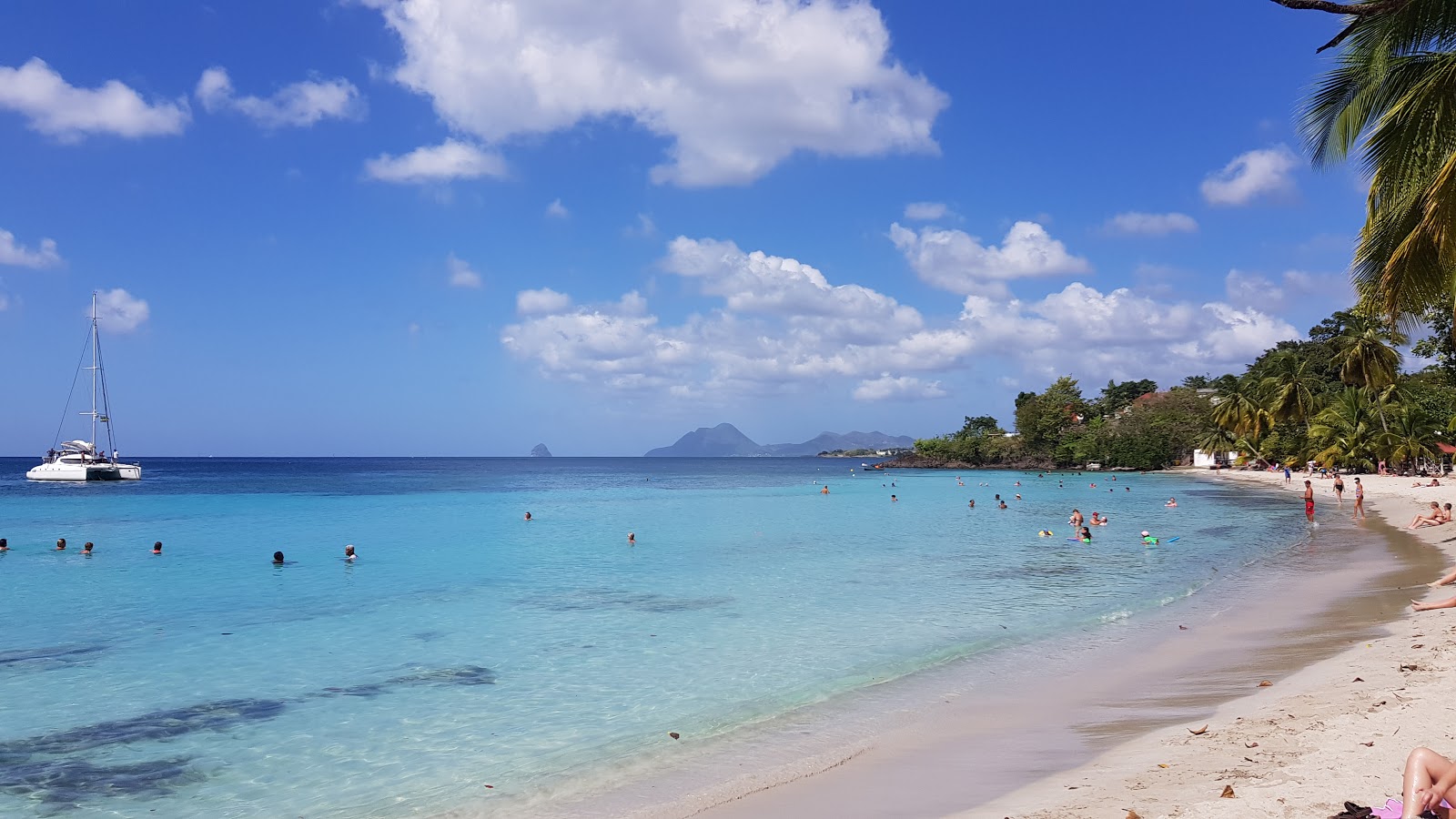 Foto av Stranden Anse Figuier med turkos rent vatten yta