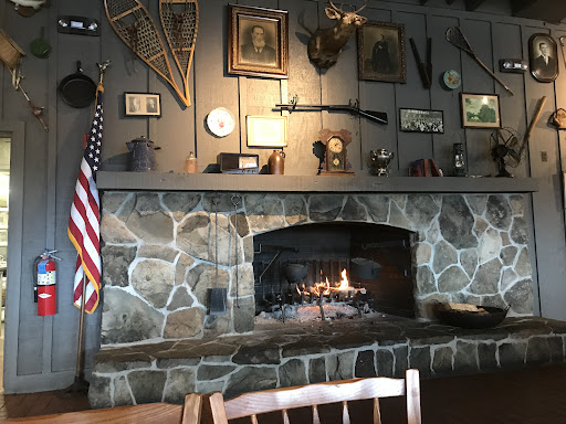 American Restaurant «Cracker Barrel Old Country Store», reviews and photos, 145 Prospect Hill Rd, East Windsor, CT 06088, USA