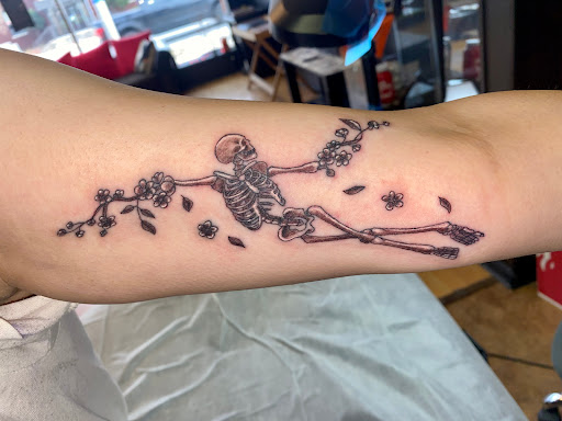 Tattoo Shop «New Tribe Tattoo», reviews and photos, 6804 W 111th St, Worth, IL 60482, USA