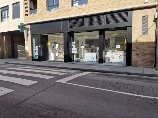 Información y opiniones sobre Farmacia María Azcoiti de San Juan De Mozarrifar