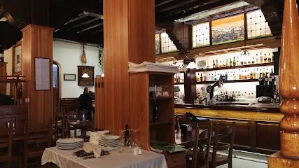 Restaurante Mesón Los Arcos - C. Hernán Cortés, 3, 39003 Santander, Cantabria, Spain