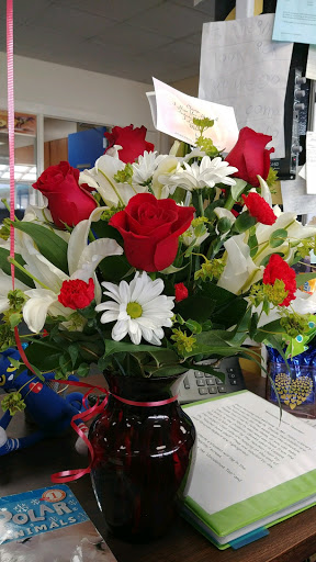 Flower Delivery «Aebersold Florist», reviews and photos, 1217 Silver St, New Albany, IN 47150, USA