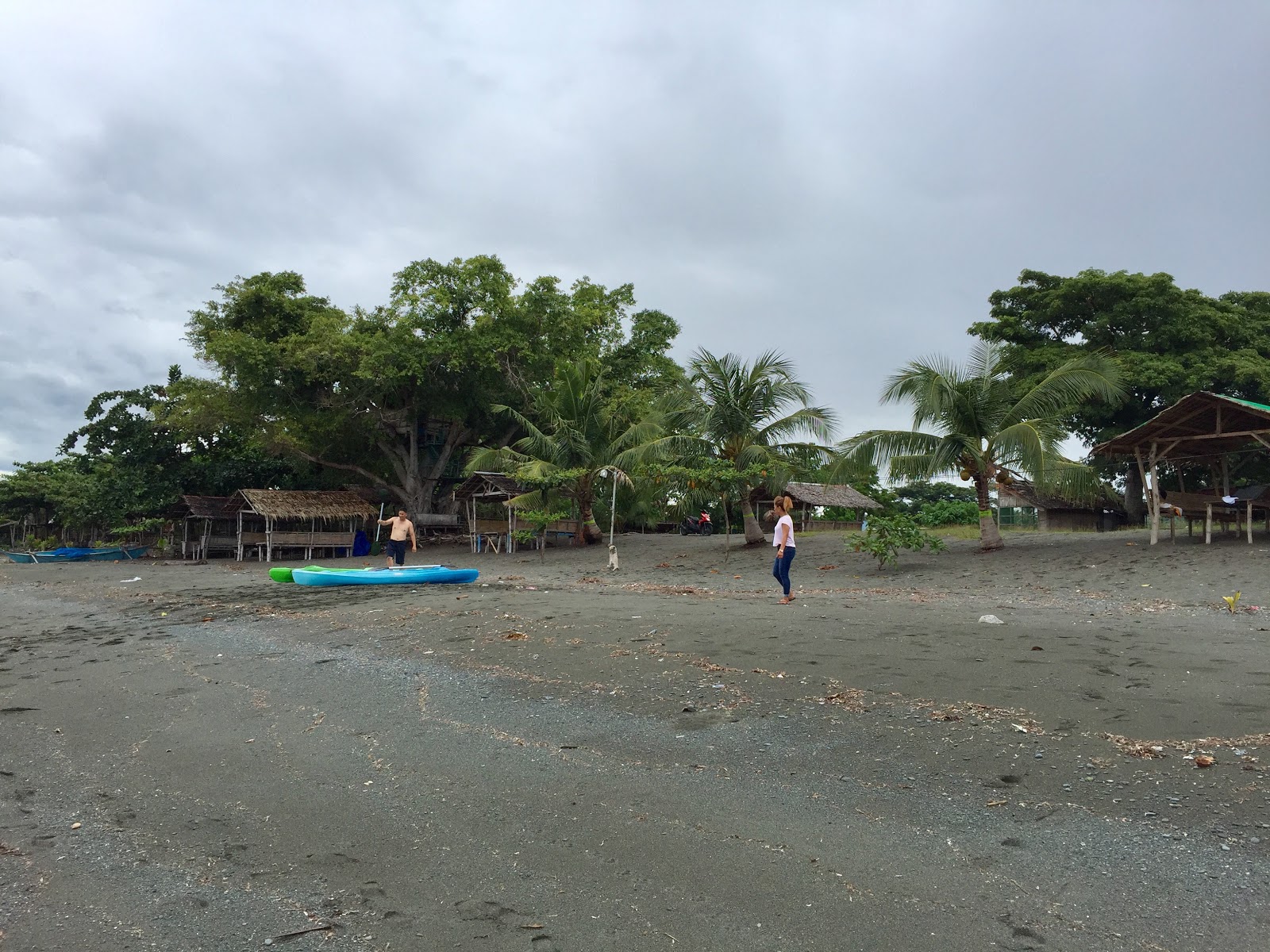 Pinamalayan Beach的照片 带有长直海岸