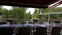 Atmosphère du Restaurant français L'Auberge du Bac à La Croix-Saint-Ouen - n°16