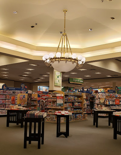 Book Store «Barnes & Noble», reviews and photos, 13751 S Tamiami Trail, Fort Myers, FL 33912, USA