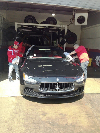 Car Wash «White Glove Car Wash & Detailing», reviews and photos, 1415 W Shakespeare Ave, Chicago, IL 60614, USA