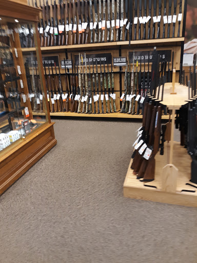 Sporting Goods Store «SCHEELS», reviews and photos, 4710 Golf Rd, Eau Claire, WI 54701, USA