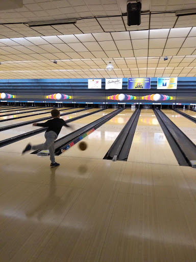 Bowling Alley «Bowl Mor Lanes», reviews and photos, 201 Highland Ave, East Syracuse, NY 13057, USA