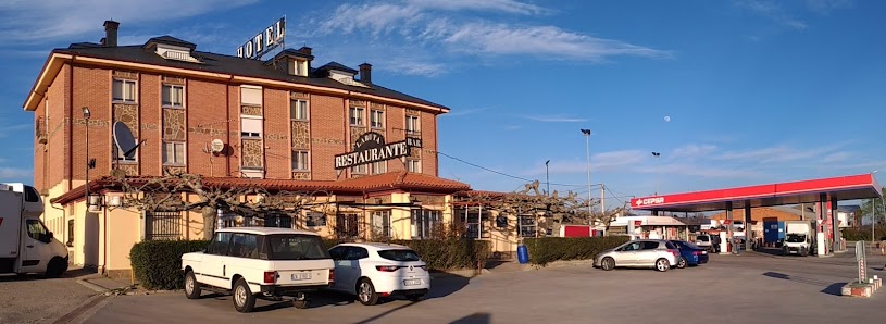 Hotel Restaurante la Ruta Carr. Villacastin Vigo, 0, 49310 Mombuey, Zamora, España