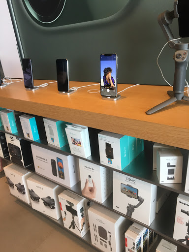 Computer Store «Apple Eton», reviews and photos, 28849 Chagrin Blvd, Woodmere, OH 44122, USA