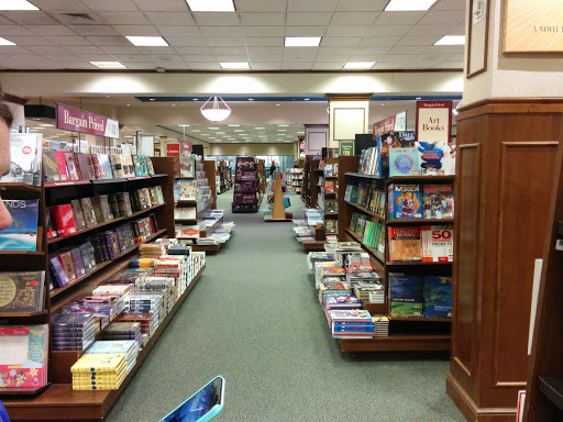 Book Store «Barnes & Noble», reviews and photos, 2100 Snelling Ave, St