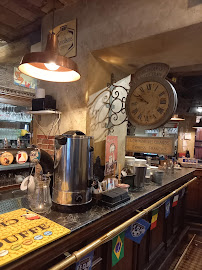 Atmosphère du Restaurant Le Vieux Café à Uzès - n°9