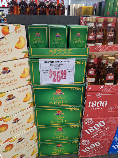 Liquor Store «Chicago Lake Liquors», reviews and photos, 825 E Lake St, Minneapolis, MN 55407, USA