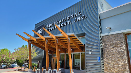 REI, 7099 Amador Plaza Rd, Dublin, CA 94568, USA, 