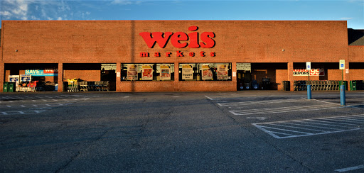 Weis Markets, 45315 Alton Ln, California, MD 20619, USA, 