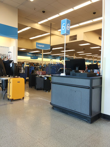 Clothing Store «Ross Dress for Less», reviews and photos, 640 Concar Dr, San Mateo, CA 94402, USA