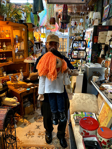 Thrift Store «OddBalls Nifty Thrift», reviews and photos, 530 NE 13th St, Fort Lauderdale, FL 33304, USA