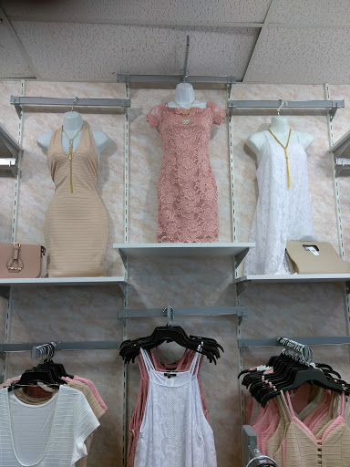 Shopping Mall «Collegetown Shopping Center», reviews and photos, 731 Delsea Dr, Glassboro, NJ 08028, USA