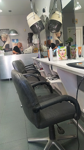 Peluquería José Manuel y Emi en Talavera La Nueva, Toledo