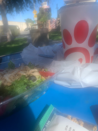 Fast Food Restaurant «Chick-fil-A», reviews and photos, 7681 Carson Blvd, Long Beach, CA 90808, USA