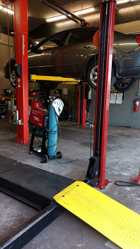 Auto Repair Shop «Meineke Car Care Center», reviews and photos, 1512 Kirkwood Hwy, Wilmington, DE 19805, USA