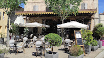 Atmosphère du Restaurant Lou Mistral Di Maiano à Maillane - n°1