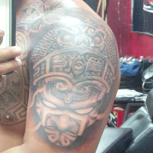 Tattoo Shop «BOUND BY INK TATTOO STUDIO», reviews and photos, 7640 Airline Dr, Houston, TX 77037, USA