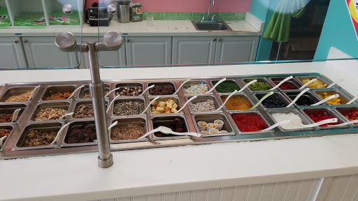 Frozen Yogurt Shop «Sweet Frog Stonebridge», reviews and photos, 125 Stonebridge Plaza Avenue, Richmond, VA 23225, USA