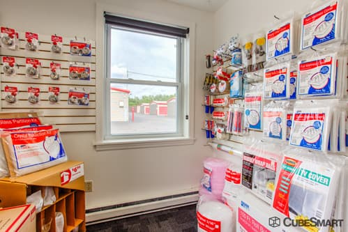 Self-Storage Facility «CubeSmart Self Storage», reviews and photos, 260 George Washington Rd, Enfield, CT 06082, USA