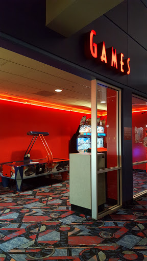 Movie Theater «Regal Cinemas Potomac Yard 16», reviews and photos, 3575 Jefferson Davis Hwy, Alexandria, VA 22305, USA